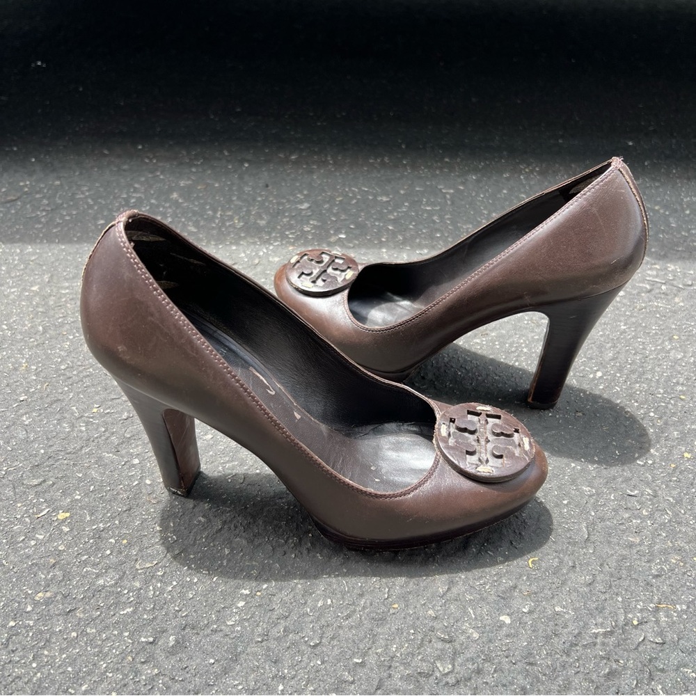 Tory Burch Betty Pump Brown Leather - Picture 3 of 11